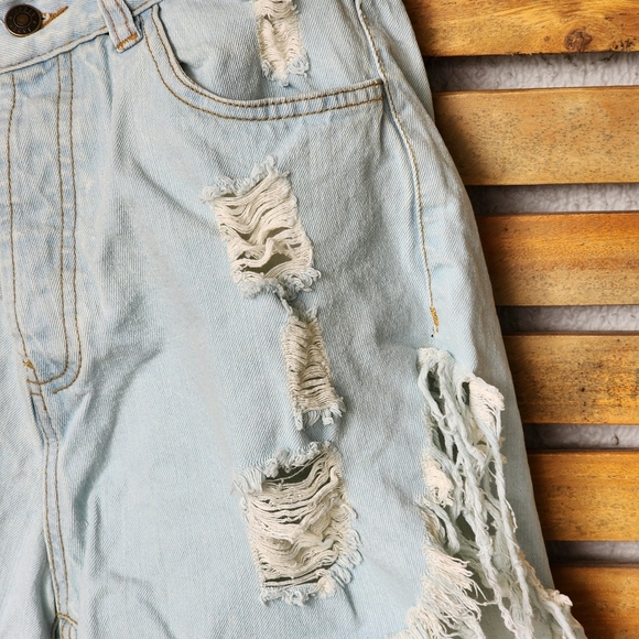 JAASE Marilyn Size 10/small ripped bleached blue denim shorts high waist - Picture 4 of 8